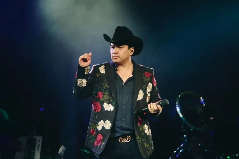 ¿Qué tan rico es el cantante Julión Álvarez?