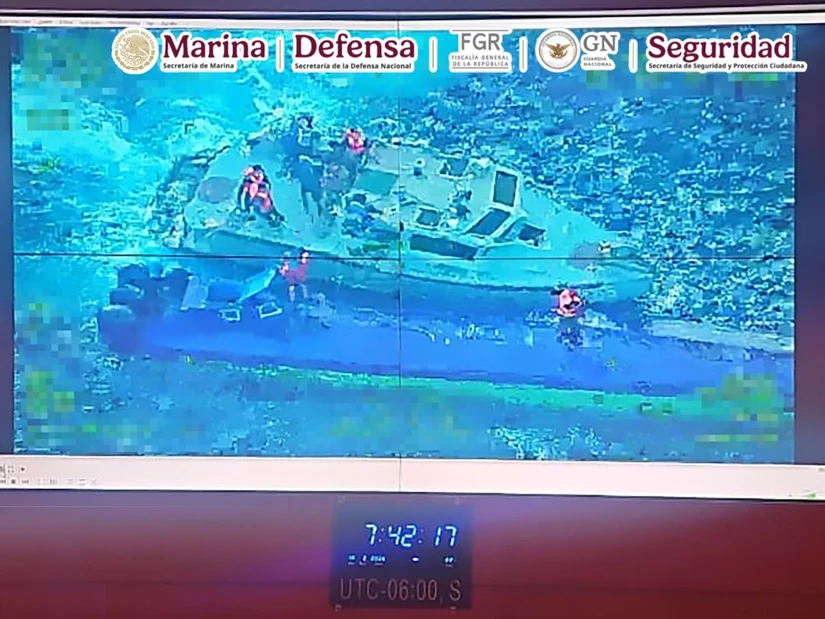 Marina intercepta semisumergible con toneladas de presunta cocaína frente a Colima