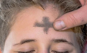 Miércoles de Ceniza 2026: ¿Qué significa la cruz en la frente?