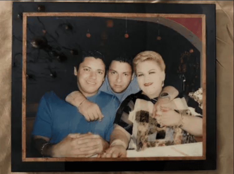 Paquita la del Barrio y dos de sus hijos. Foto: cortesía.