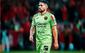 ¿Qué negocios tiene el futbolista Javier Aquino y de cuánto es su fortuna?