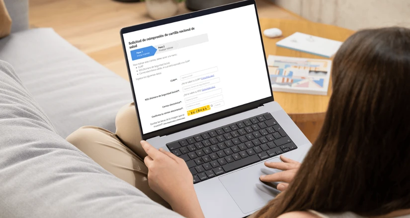 Para descargar la cartilla de vacunación digital necesitarás solo tres documentos. Foto: Cortesía.