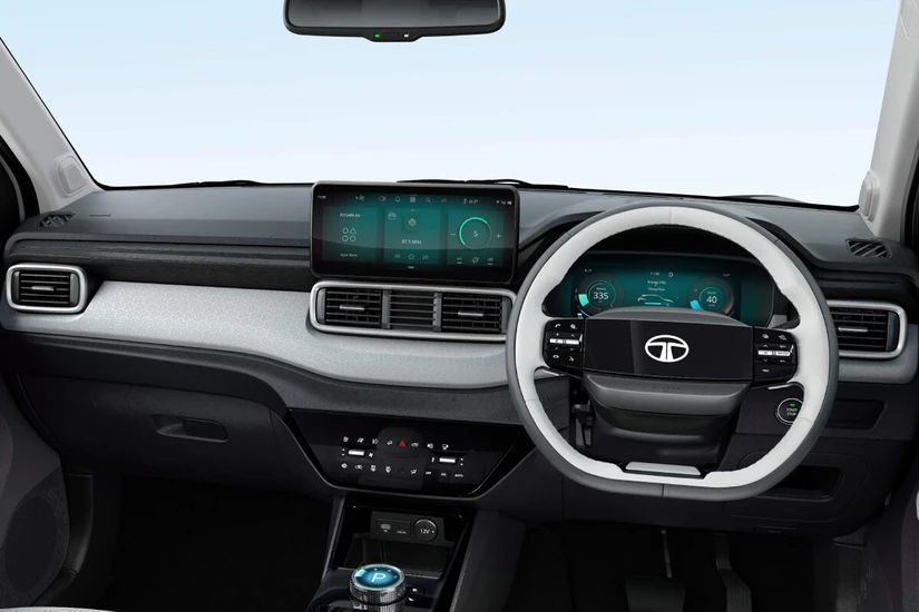 Su interior destaca por su comodidad, tecnología y espacio compacto. Foto: Cortesía