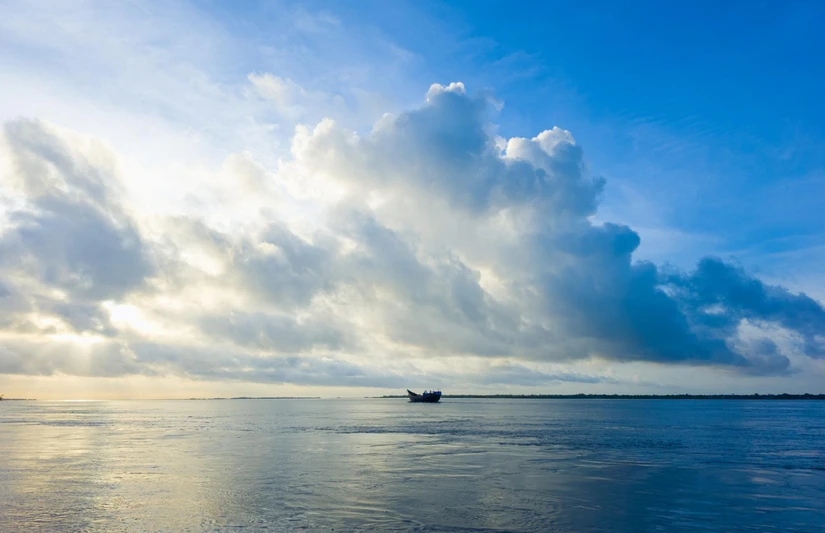 Los barcos, al usar un combustible más limpio, permiten que el mar y el cielo vuelvan a un estado más natural y tranquilo.