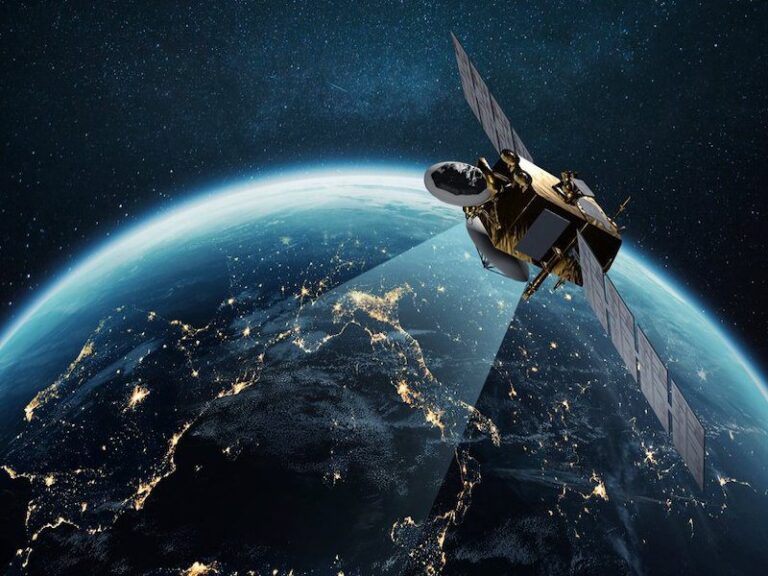 Nuevos satélites impulsan la expansión del internet global desde el espacio