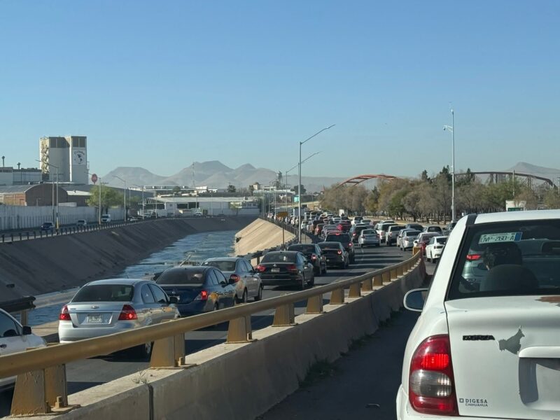 Conductores expresan en redes su hartazgo por el tráfico en horas pico