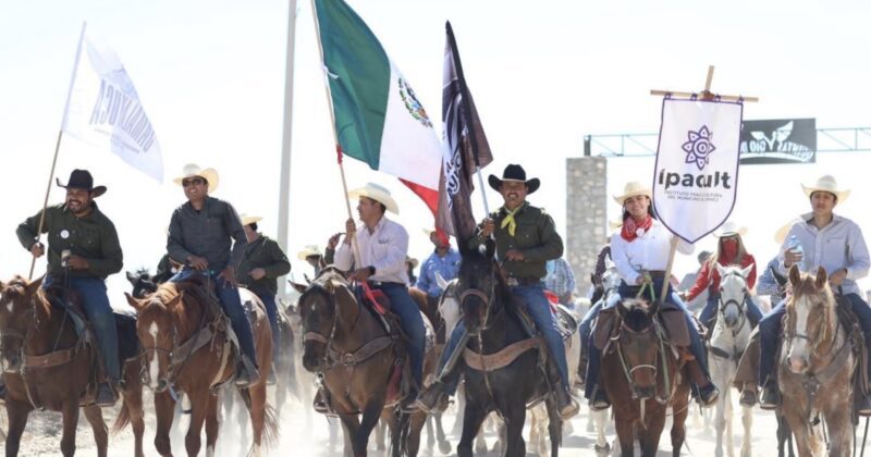 Cabalgando por Samalayuca fortalece la identidad y tradición en la zona rural de Juárez