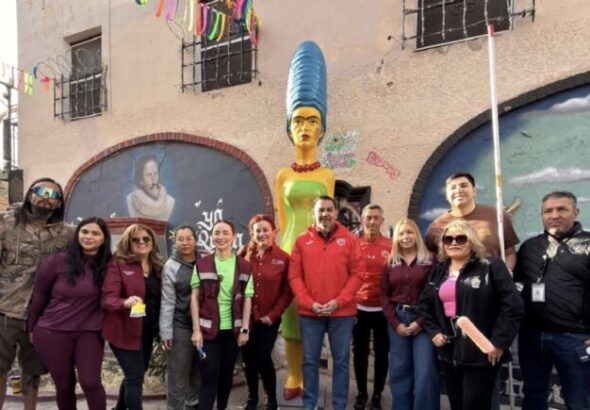 Escultura de Juan Pablo Chipe llega a la Plaza Cervantina De Juárez