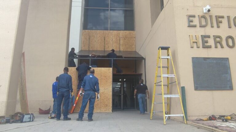 Blindan edificios previo al 8M