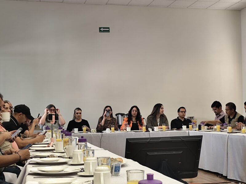 Capacitan a reporteros en perspectiva de género