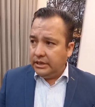 Valenciano advierte crisis por retrasos en PEUA