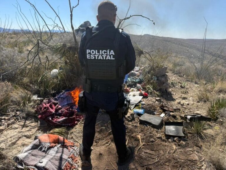 Localiza tres unidades calcinadas y un campamento improvisado