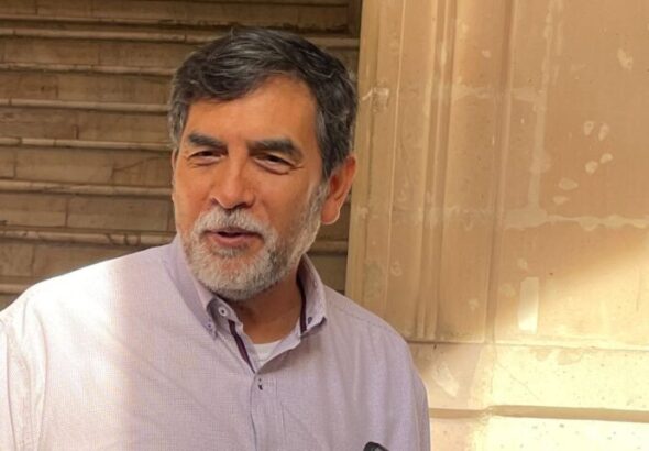 Komaba señala que reforma beneficiaría solo a algunos