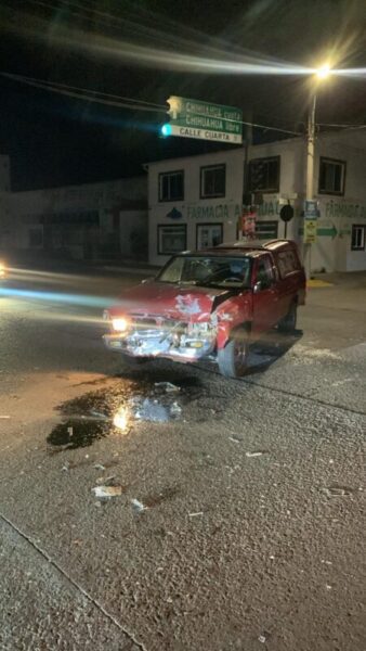Choque deja menor lesionada y daños por 40 mil pesos