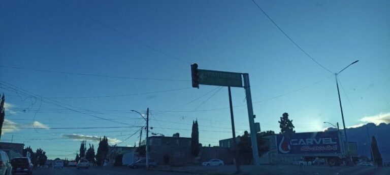 En riesgo más de 100 mil conductores por semáforo descompuesto