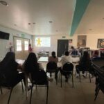 Imparte CEJUM plática sobre perspectiva de género en albergue de Cuauhtémoc