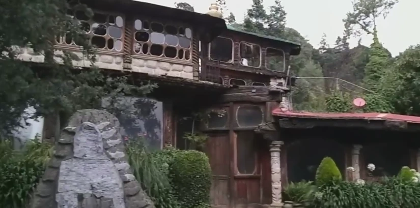 Su casa fue dada a conocer por su hijo. Foto: Captura de pantalla