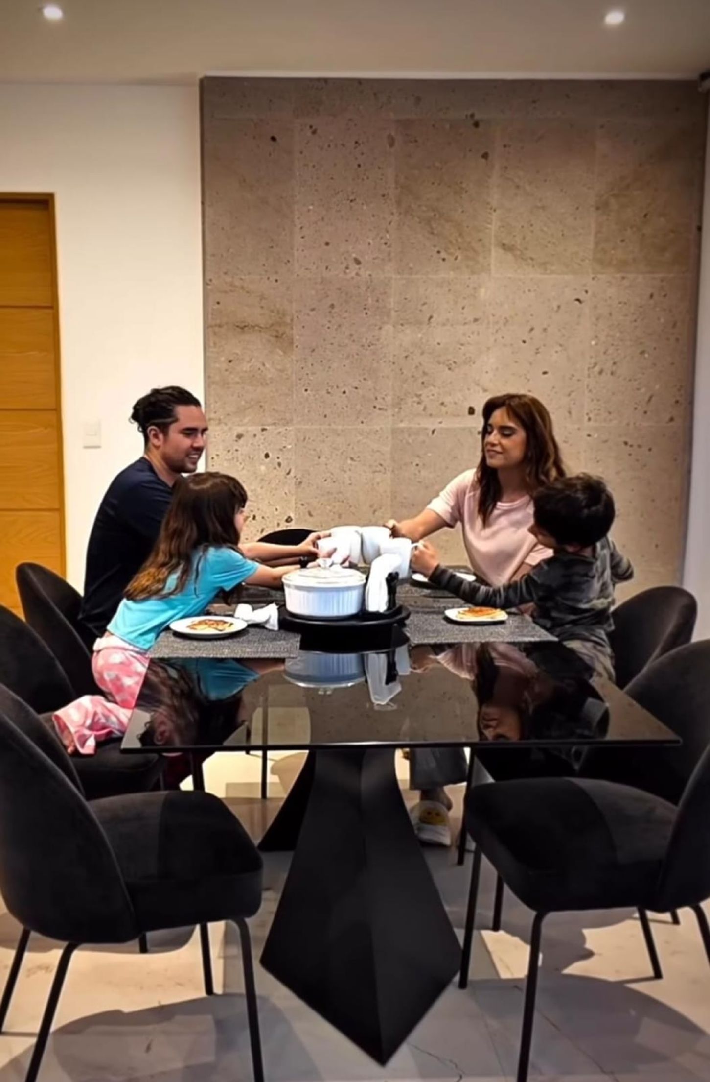 Así luce la mansión de Tania Rincón en la CDMX. Foto: Instagram