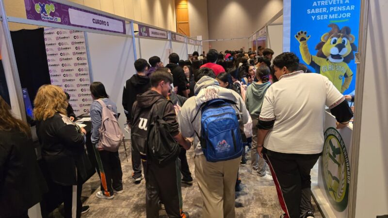 Noticias Chihuahua Pausa.MX Conocen jóvenes ofertas universitarias en EXPO Vocación 2026