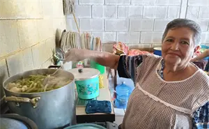 En Navolato, Sinaloa, una mujer de 73 años demuestra que trabajar con amor nunca pasa de moda
