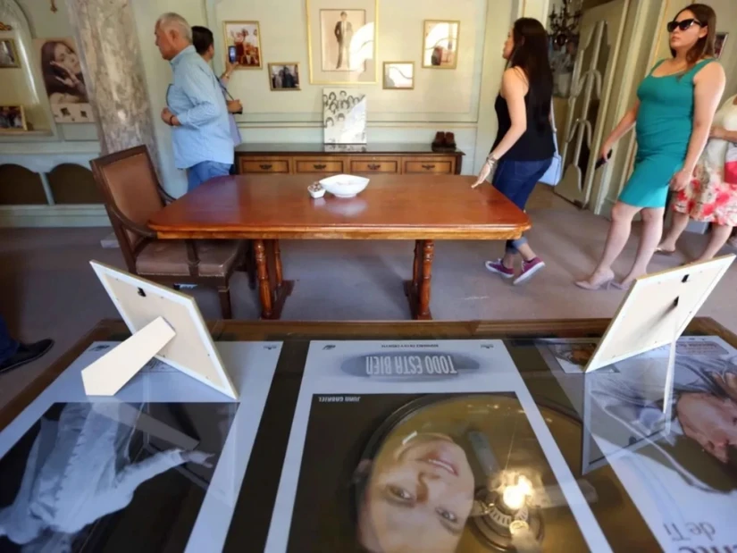 La casa está llena de fotos y recuerdos del Divo de Juárez. Foto: El Informador