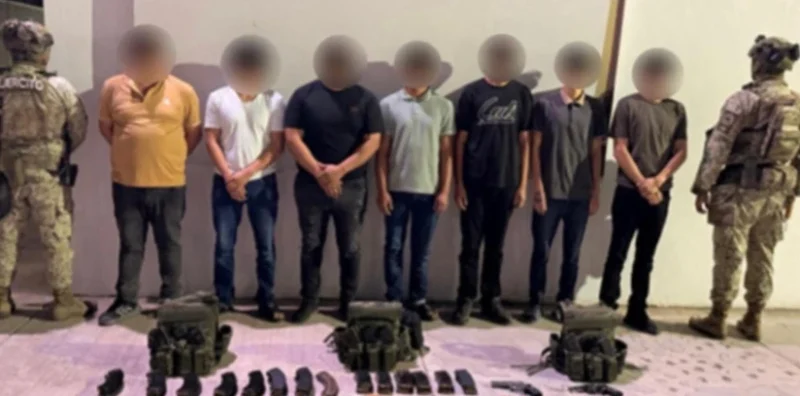 Detienen a 7 hombres armados en casa de Valle Alto, Culiacán