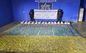 Ponchallantas en carretera llevan a autoridades a descubrir cargamento de droga en Sinaloa