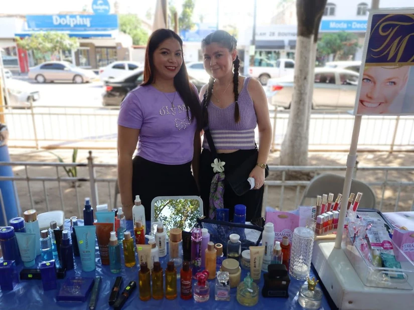 Las emprendedoras de Navolato, llevaron sus productos a la plazuela Vicente Guerrero.