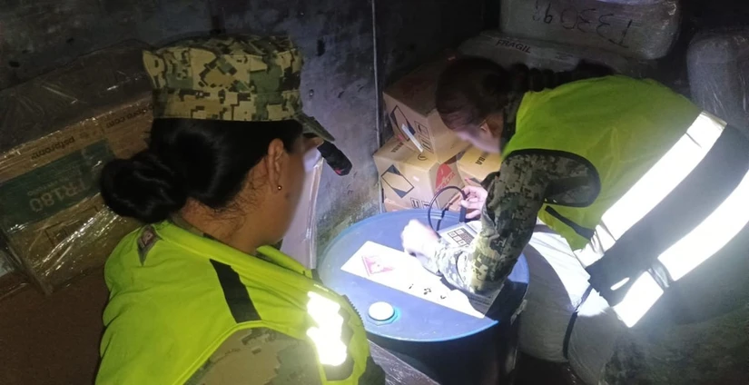 Marina asegura 314 litros de tolueno en el puerto de Topolobampo