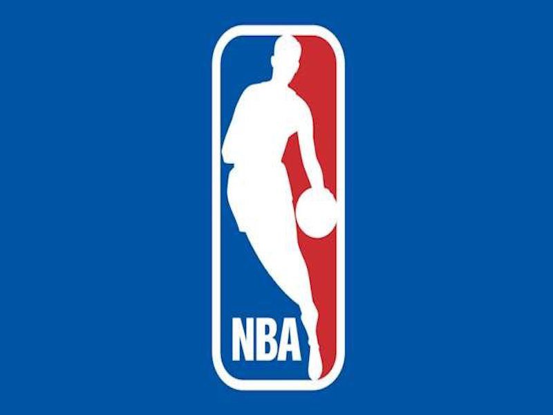 Jornada intensa en la NBA deja duelos espectaculares