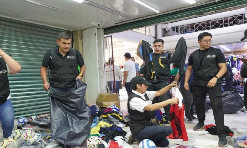 Bodegas tipo búnker ocultaban playeras falsas de selecciones rumbo al Mundial
