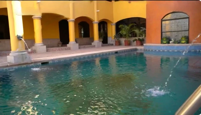 Piscina en la Hacienda de Valentín Elizalde. Foto: Corazón Grupero