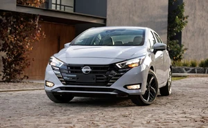 ¿Qué diferencias hay entre el Versa 2026 y el nuevo V-Drive?