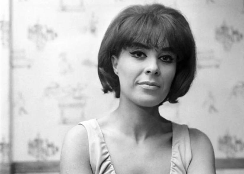 Gemma Cuervo comenzó su carrera artística en el teatro. 