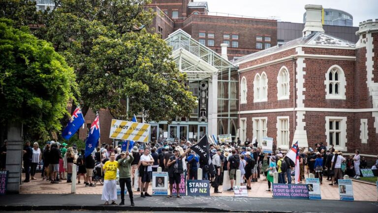 Pacientes rechazan transfusiones de sangre de vacunados contra covid: qué está pasando y por qué preocupa a los médicos