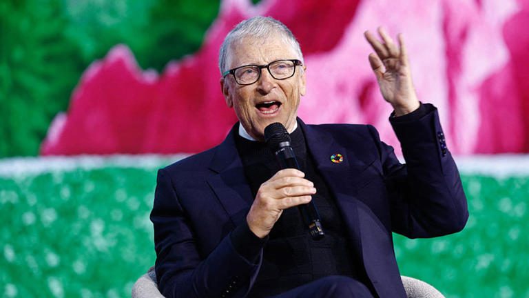 ¡Bill Gates lanza advertencia sobre la IA y revela los únicos empleos que no desaparecerán!