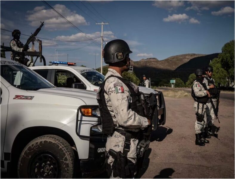 Le roban arma a elemento de la guardia nacional durante borrachera en vivienda