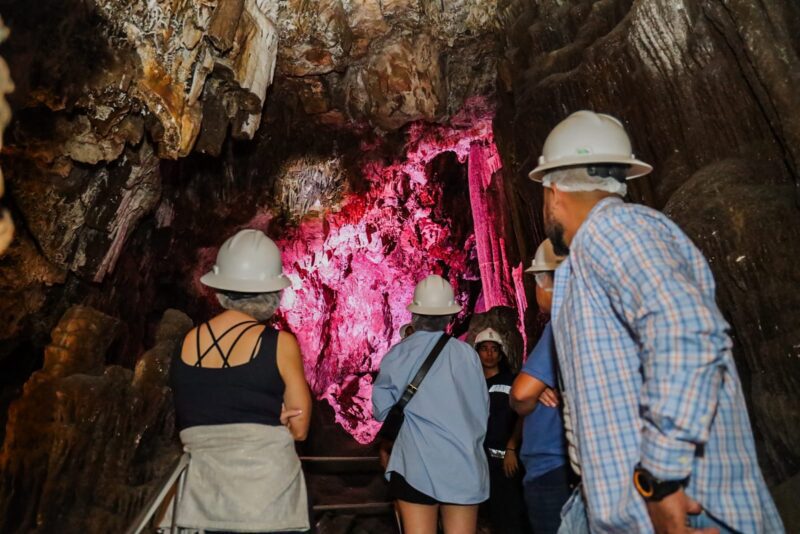 Noticias Chihuahua Pausa.MX Un plan bajo tierra para Semana Santa: así se viven las Grutas Nombre de Dios