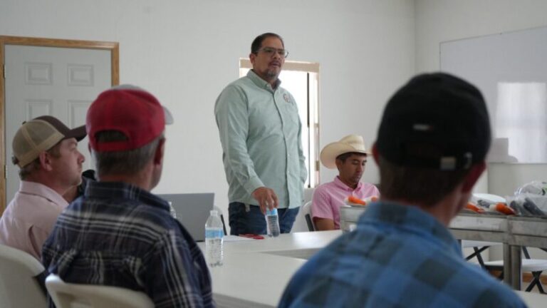 Entrega Secretaría de Desarrollo Rural equipamiento a rastros de Cuauhtémoc