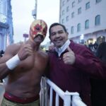 Multitudinaria función de lucha libre en la plaza de armas sorprende pese al frío y reúne a cientos de familias