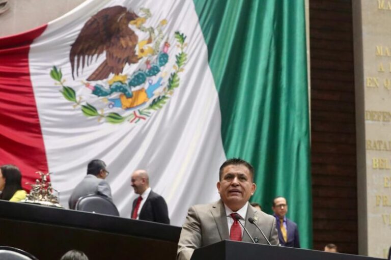 Plan B es un engaño y un distractor ante la crisis nacional: Álex Domínguez