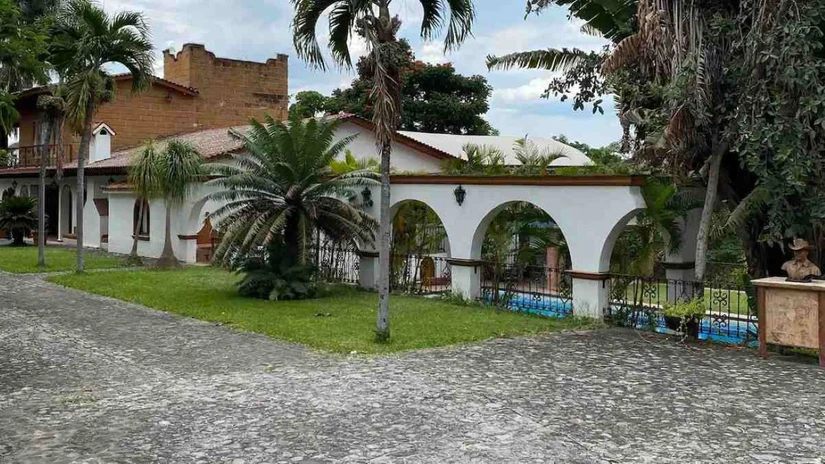 Así es el enorme rancho que heredó Joan Sebastián a Julián Figueroa. Foto: Cortesía