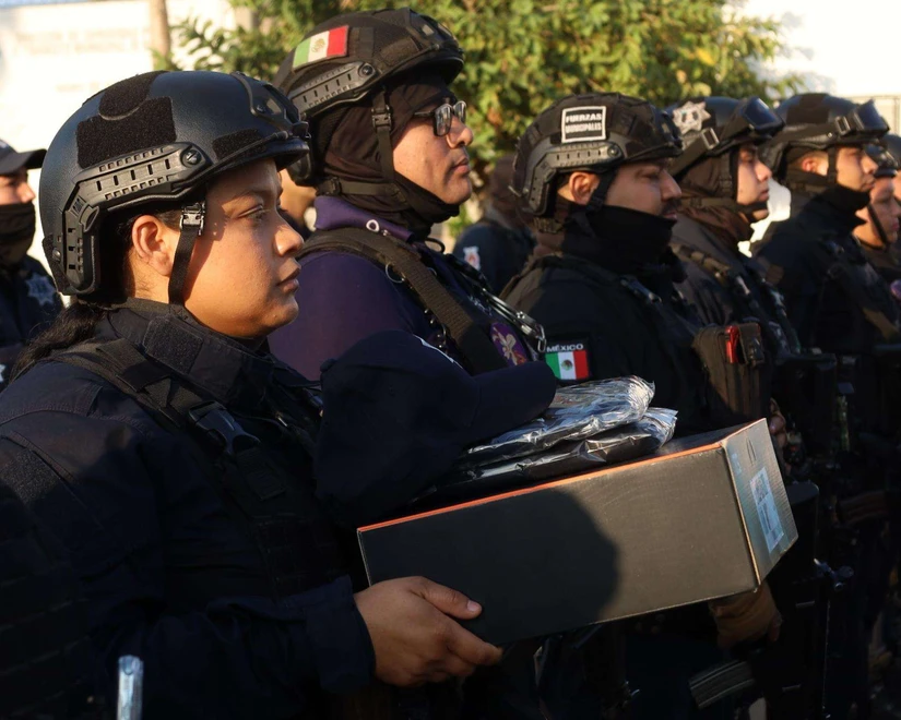 El sueldo mensual de los policías en México ronda los 6 mil 620 pesos.