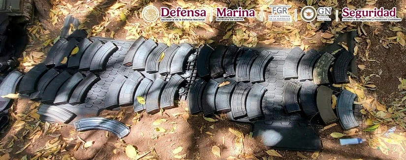 El reforzamiento de seguridad en Sinaloa dio resultados con la detención de cinco presuntos criminales y el aseguramiento de armamento y equipo táctico.