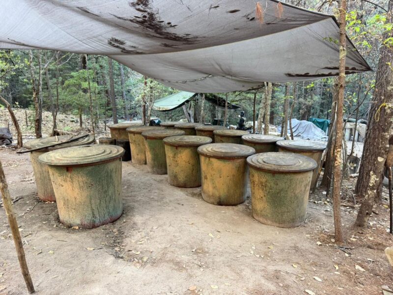 Al estilo Netflix: Localizan dos laboratorios de metanfetamina en la sierra, entre Morelos y Guachochi