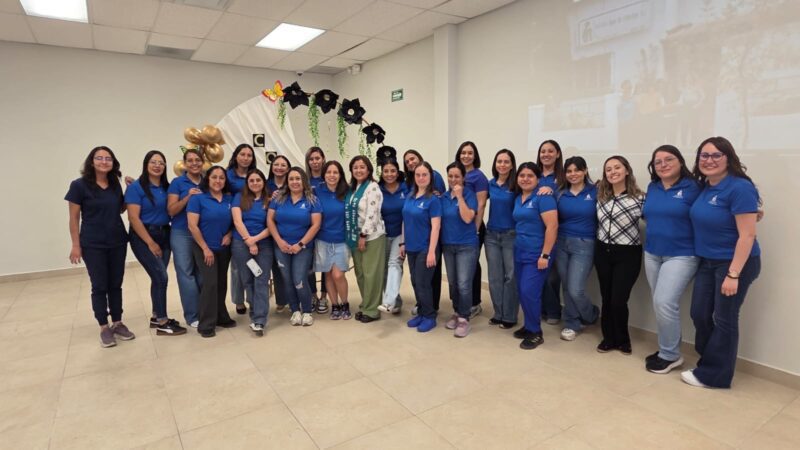 Instituto Down de Chihuahua rinde homenaje a Corina Galindo Carrasco, por 42 años de trayectoria