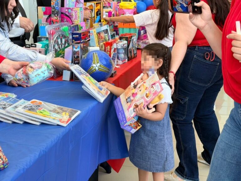 Celebran Día de la Niñez con funciones de cine