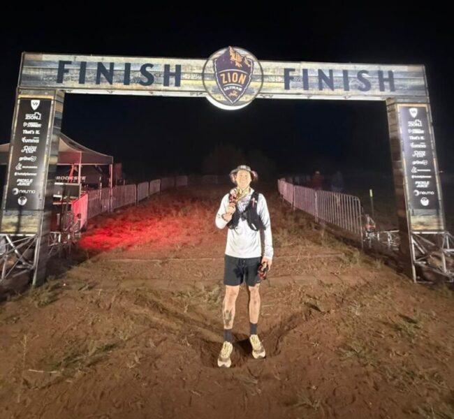 CHIHUAHUENSE ALFONSO ESTRADA FINALIZA LOS 100K DEL ‘ZION ULTRAS’ EN EL DESIERTO DE UTAH