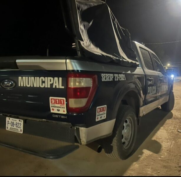 Detienen a sujeto intoxicado que ingresó a agencia automotriz