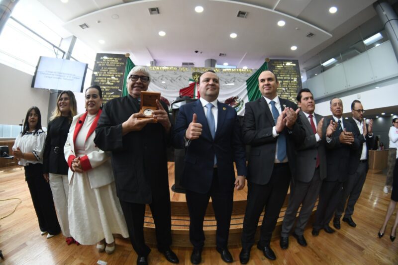 Entrega Congreso de Chihuahua Reconocimiento “Chihuahuense Distinguido” al maestro Enrique Carbajal González